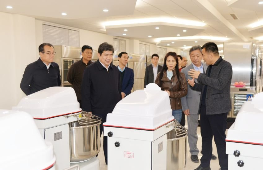 市委常委、統(tǒng)戰(zhàn)部部長(zhǎng)李家良陪同客人到濱州市(圖4)